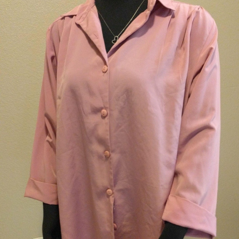 Loose fitting plus-size shirt